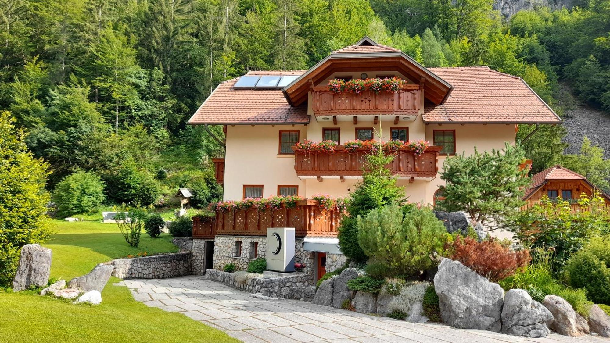 Apartma In Bungalov Jezerci Gozd Martuljek Luaran gambar