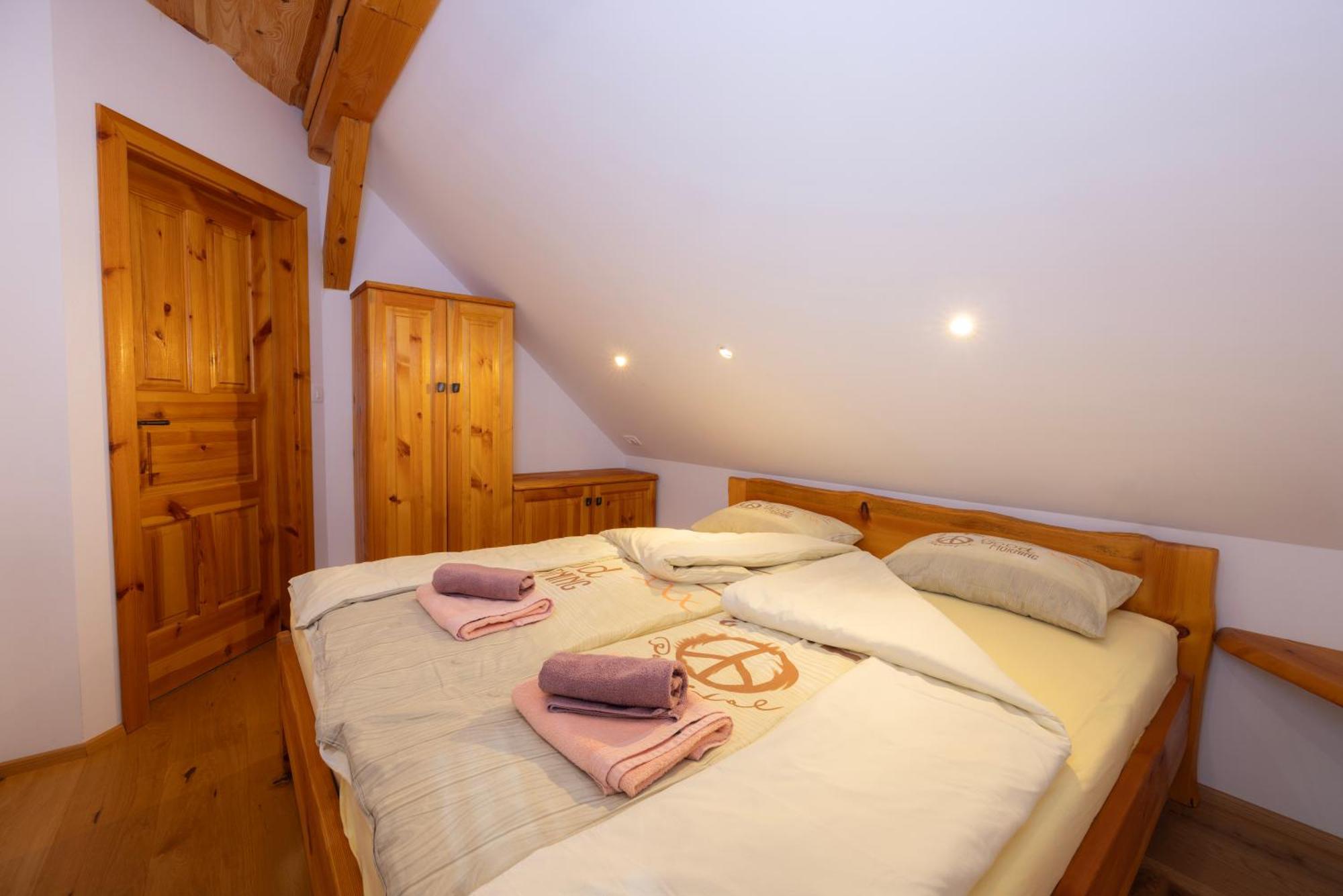 Apartma In Bungalov Jezerci Gozd Martuljek Luaran gambar