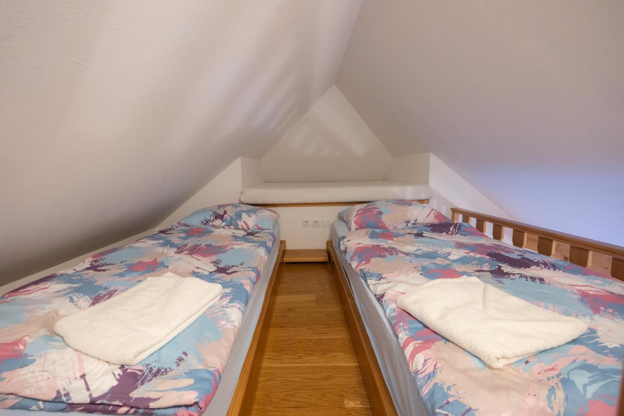 Apartma In Bungalov Jezerci Gozd Martuljek Luaran gambar